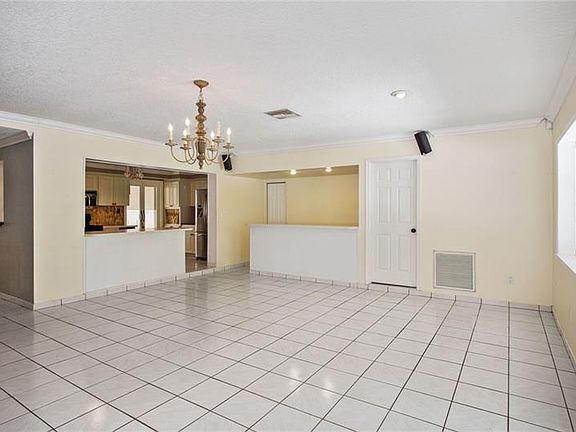 4th image of 2127 W Farwell Dr