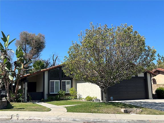2nd image of 2212 Shirlee St
