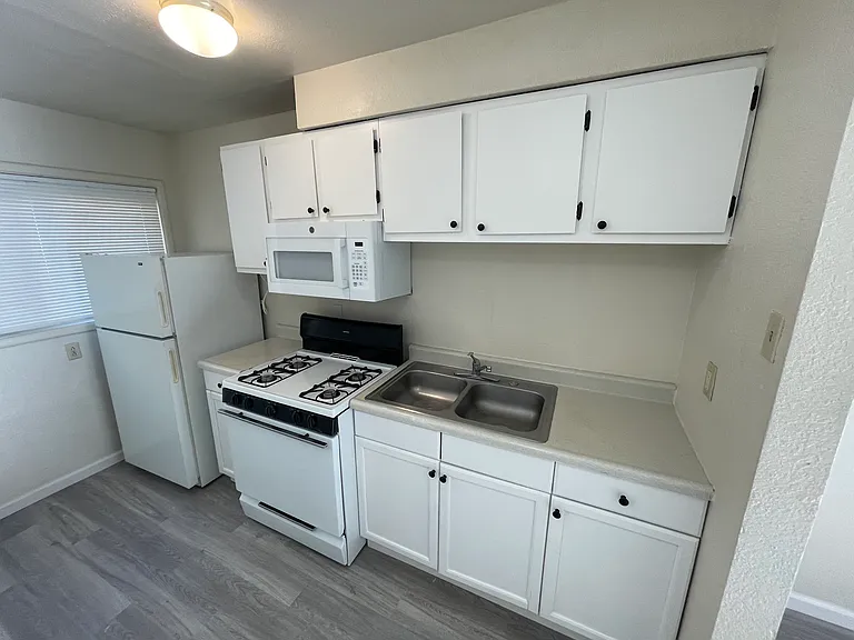 155 Panama Ave #3 — Photo 3
