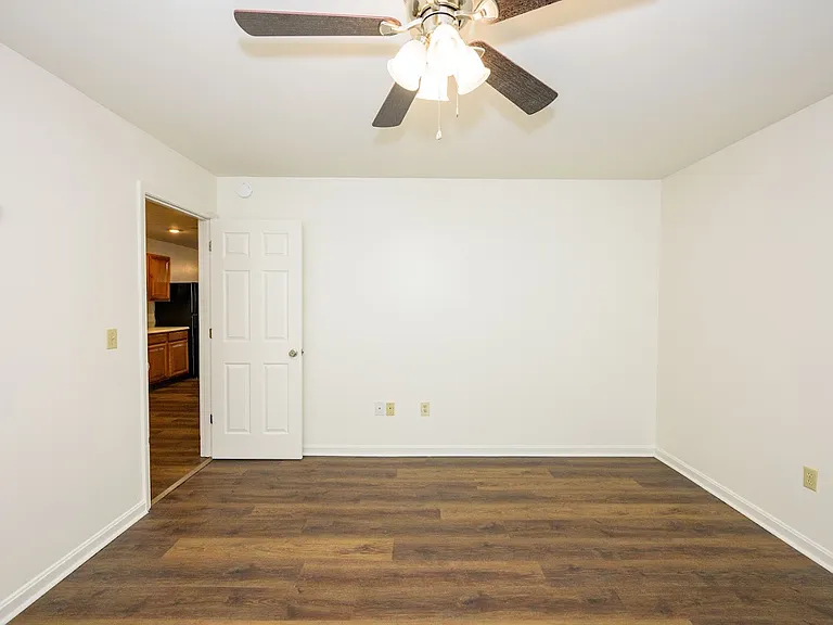 113 College Street Rd #E — Photo 11