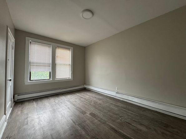 296B3 Hudson St #3B