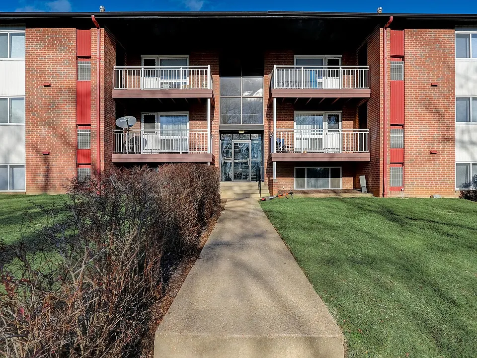 Hillsdale Manor Apartments