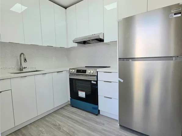 2140 Biarritz Dr APT 2, Miami Beach, FL 33141