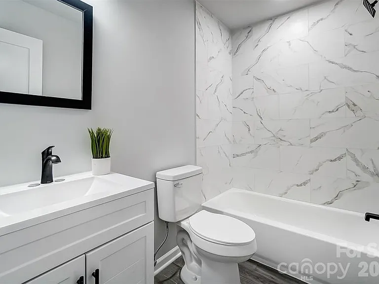 6706 Holston Ct — Photo 5