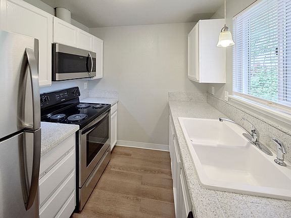 4th image of 5407 244th St SW APT G