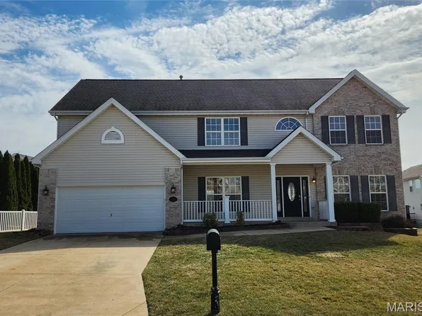 294 Fox Ridge Dr, Saint Charles, MO 63303