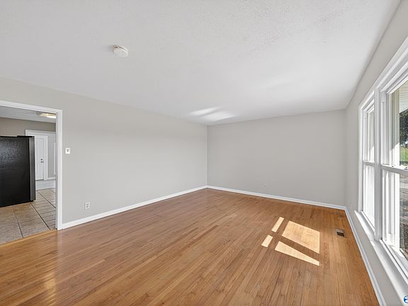 5th image of 1199 Walker Ln