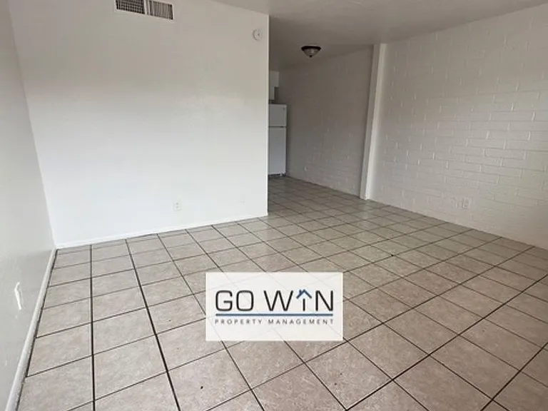 9837 N 11th Ave — Photo 9