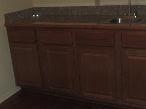 3rd image of 8180 Willow Bend Dr APT A