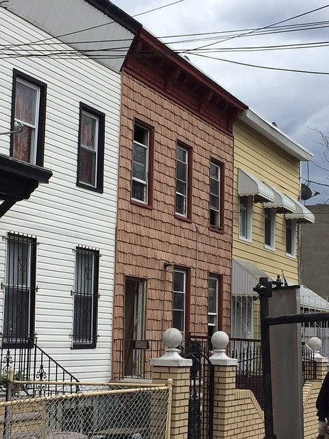 2nd image of 541 Logan St