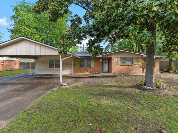 1126 Oakwood St, Carthage, TX 75633