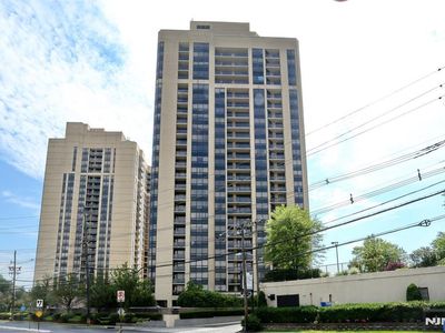 800 Palisade Ave APT 401, Fort Lee, NJ, 07024