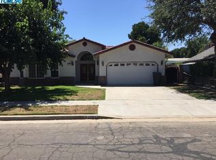 1727 N Stover St, Visalia, CA 93292