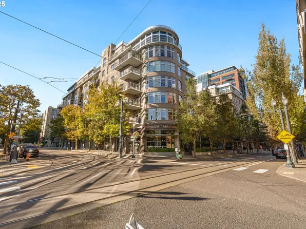 1130 NW 12th Ave APT 214, Portland, OR 97209