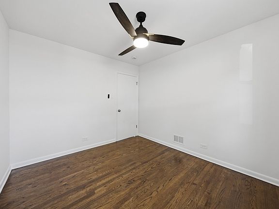 2nd image of 654 W 111th St