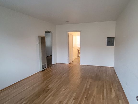 4th image of 605 W Hammond Ave