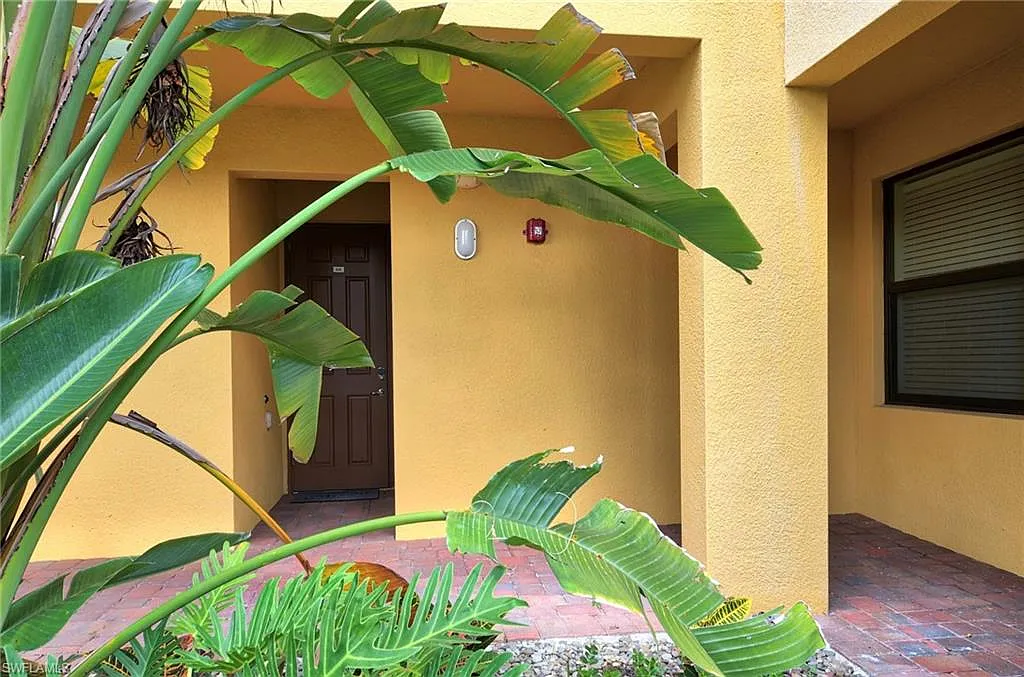 2 bed, 2.0 bath, 1162 sqft, $6,500 — Photo 3