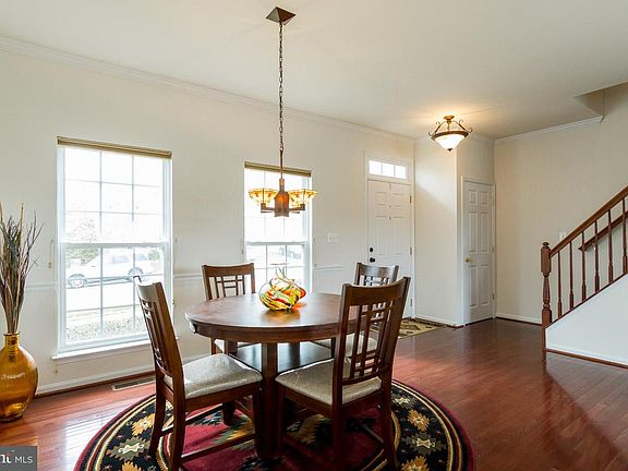 3rd image of 80 Carriage Hill Dr