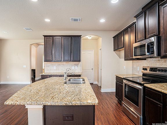 4th image of 753 Cornflower Ct