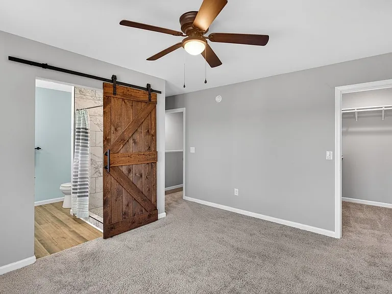 135 Swallow Dr — Photo 27