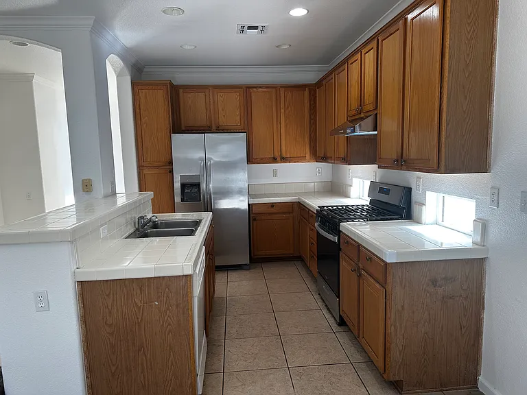 7464 Shelby St — Photo 2
