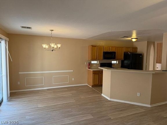 5th image of 9619 Grapeland Ave