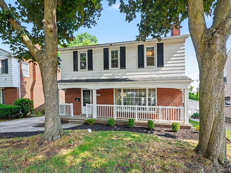1st image of 1043 Claremont St