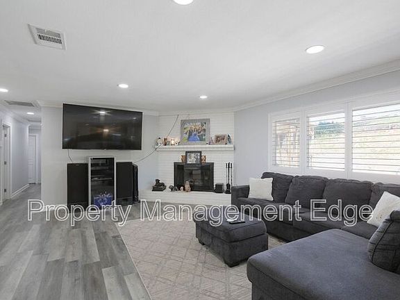 4th image of 25502 Jaclyn Ave