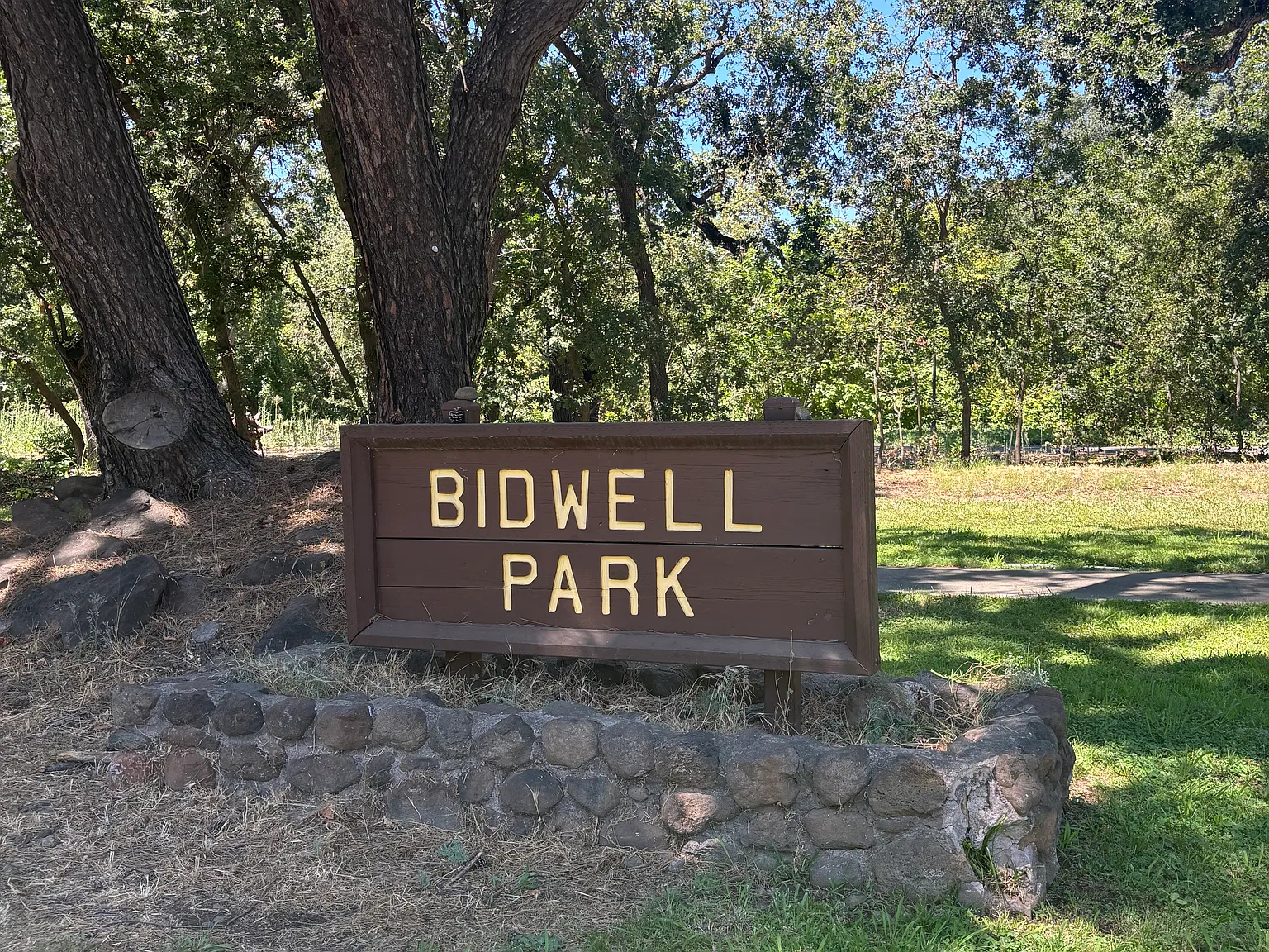 Woodland Ave, Chico — Photo 1