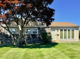 115 Tillman Ln, Aston, PA 19014