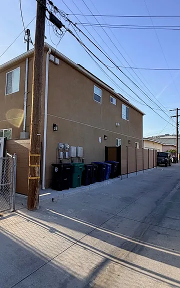 2638 N Frederic St #101 — Photo 46