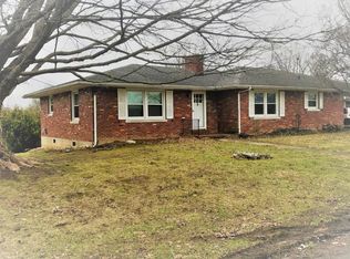 1043 Algonquin Trl, Frankfort, KY 40601