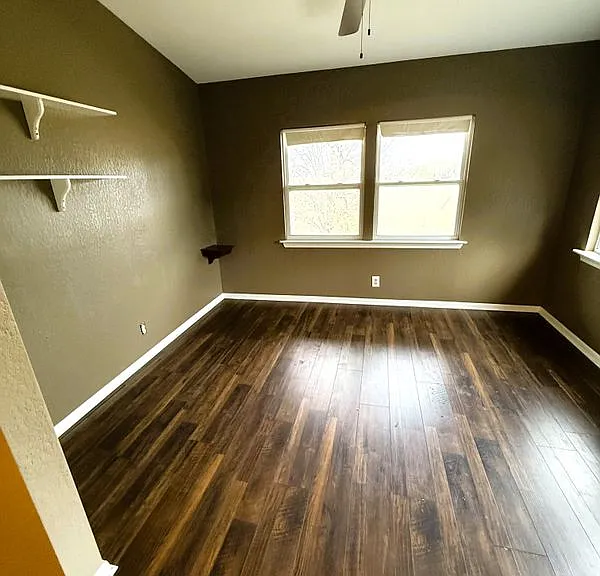 212 Thornton Ln — Photo 15