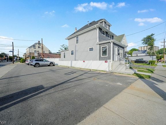 2nd image of 100 Kansas St #2
