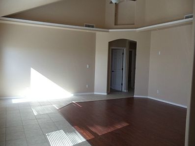 4th image of 180 Elsworth Dr