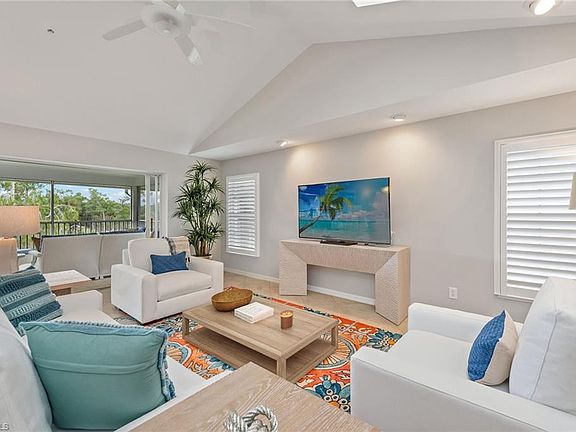 3rd image of 798 Eagle Creek DR #304