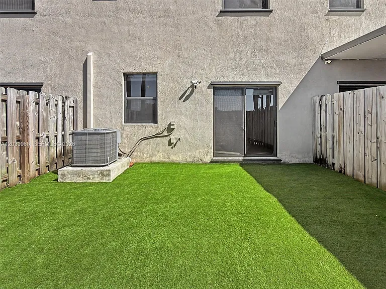 11296 SW 254th Ter — Photo 31