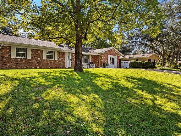 2nd image of 722 Bradford Dr