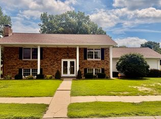 545 Meadowbrook Ln, Centralia, IL 62801