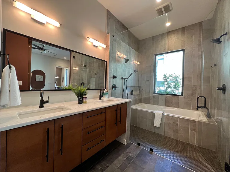 504 Morgan St NE — Photo 10