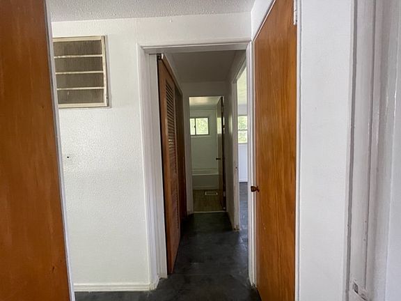 4th image of 919 Dover Dr