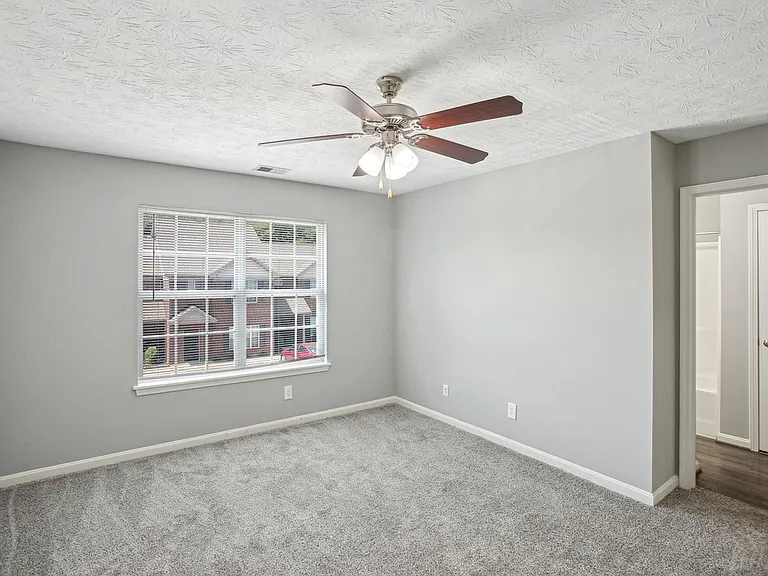 Orchard Hills Apartments — Photo 28