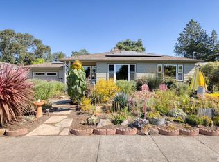 377 Major Dr, Santa Rosa, CA 95403
