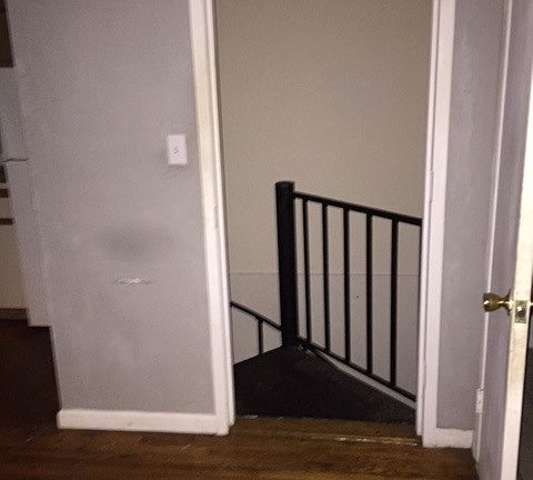 5th image of 190 8th St APT 1R