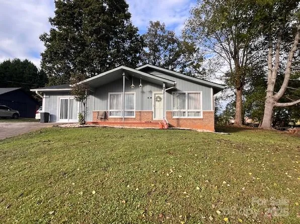 90 Long St, Marion, NC 28752