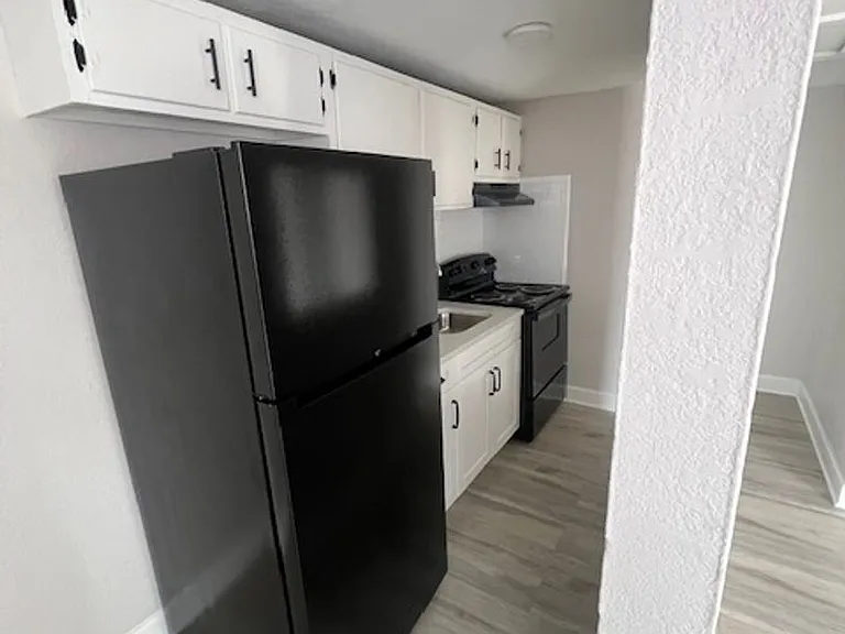 Spacious 1 Bedroom / 1 Bathroom apartment with a comfortable and functional layout. — Photo 6