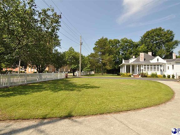 3rd image of 403 W Main St
