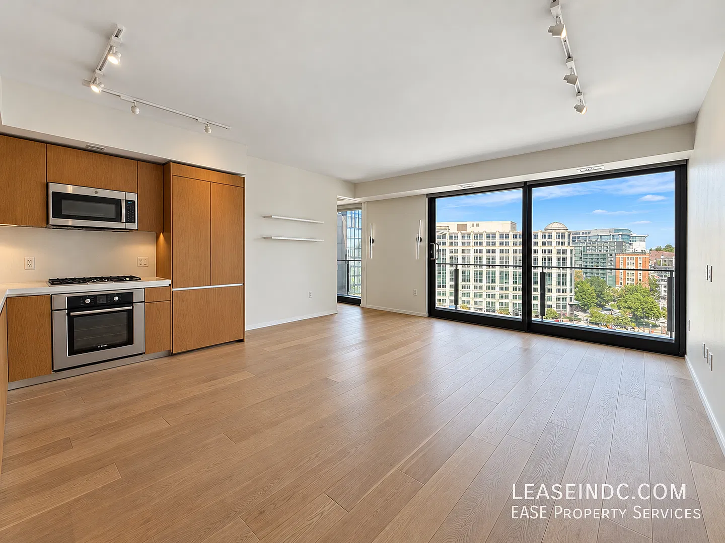 2 bed, 2.5 bath, 1124 sqft, $5,750 — Photo 4