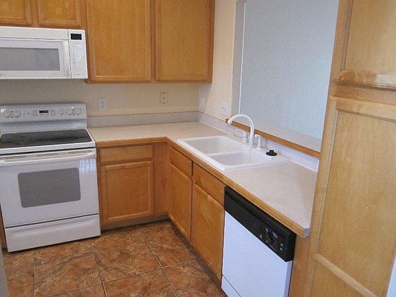 5th image of 13239 Canna Lily Dr