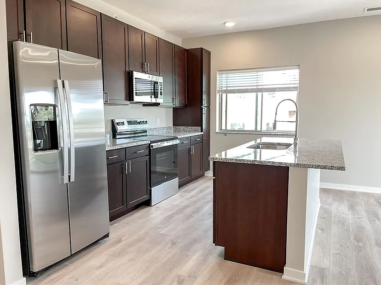 620 Research Dr — Photo 21
